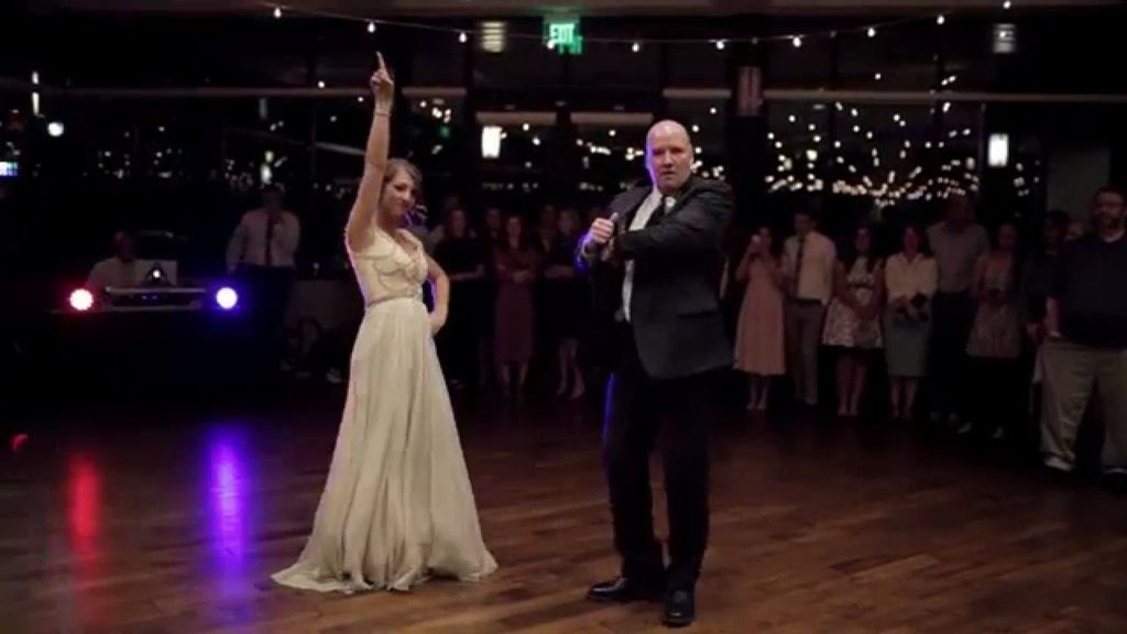 Olvidando el vals: El original baile entre una novia y su padre el día de su  boda