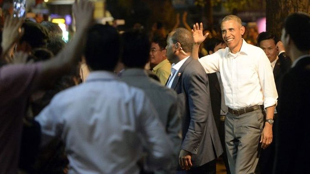 Obama desata la locura en Vietnam