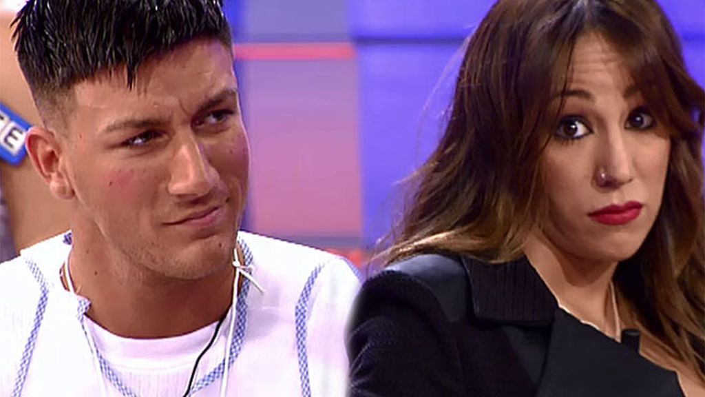 Steisy expulsa a Vicent por llamar a otras chicas con número oculto Steisy expulsa a Vicent por llamar a otras chicas con número oculto