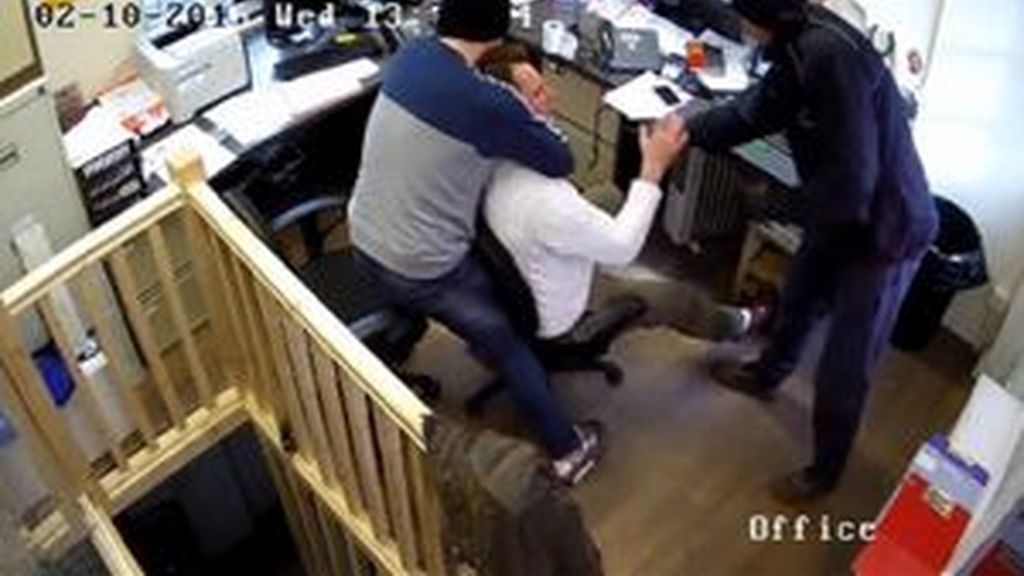 Increíble robo en el Reino Unido: asaltan a un hombre en su oficina por su Rolex de oro