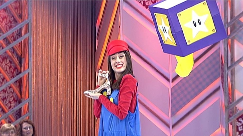 Natalia se convierte en Mario Bros y transforma el plató en un videojuego