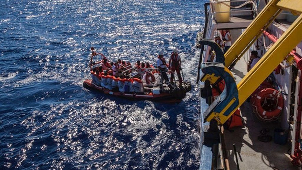 Recuperados 22 cadáveres de una lancha cargada de inmigrantes en el Mediterráneo
