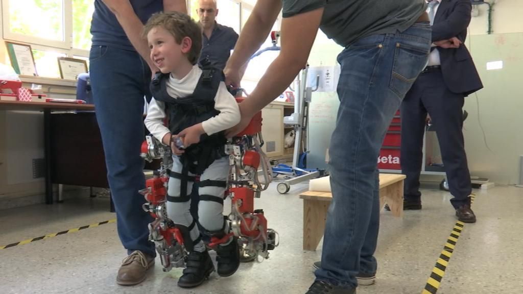 Exoesqueleto biónico español para niños de todo el mundo