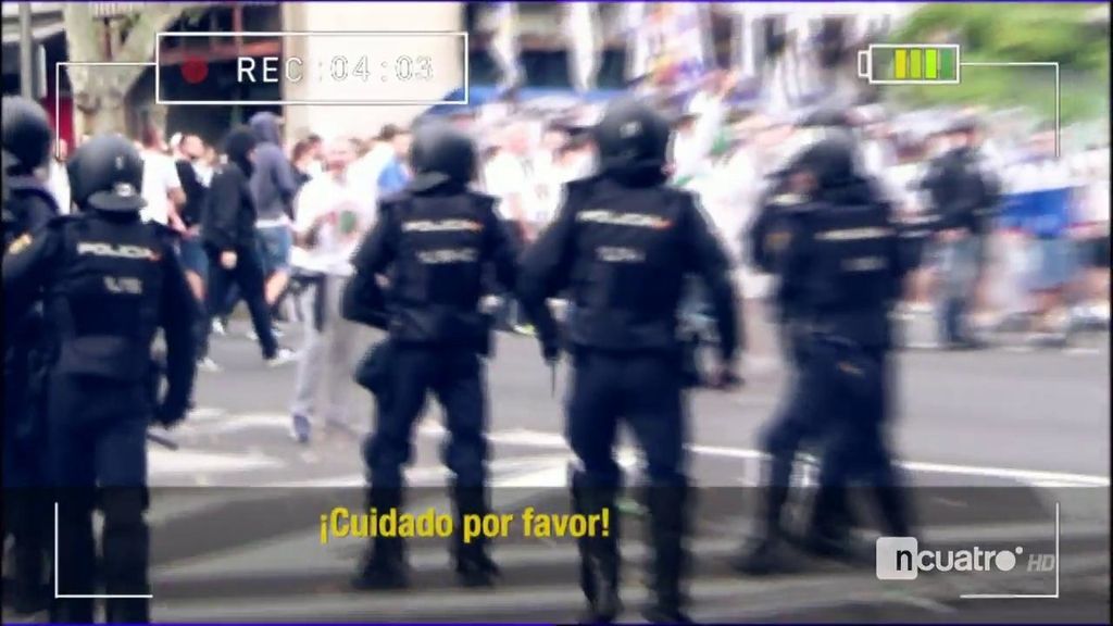 ¡Pánico en el Bernabéu! Así fue la pelea de los ultras polacos con la policía, desde dentro