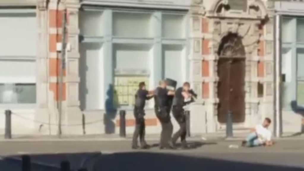 Abaten a tiros a un hombre que apuntaba a una mujer a la cabeza en Bélgica
