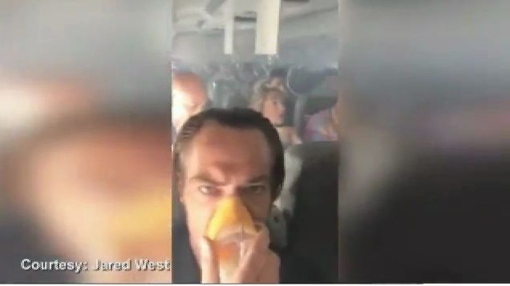 Un avión hace un aterrizaje de emergencia por culpa de humo en la cabina