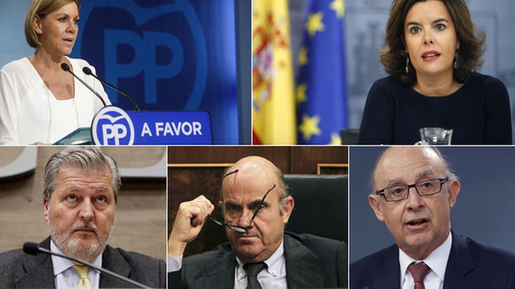 Rajoy renueva su confianza en Santamaría y pone a Cospedal en Defensa