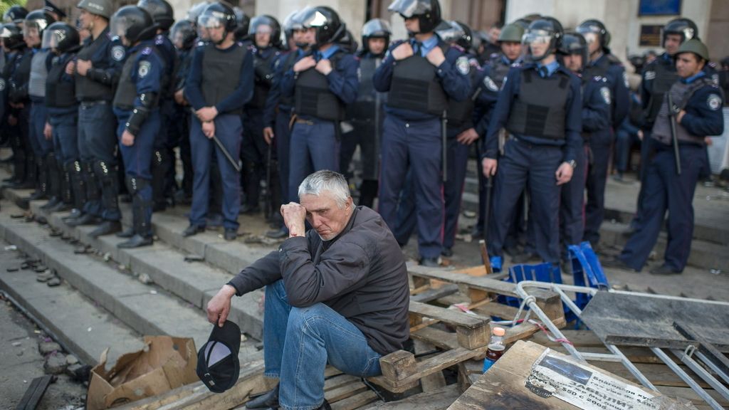 La violencia sigue creciendo en Ucrania tras la tragedia de Odesa