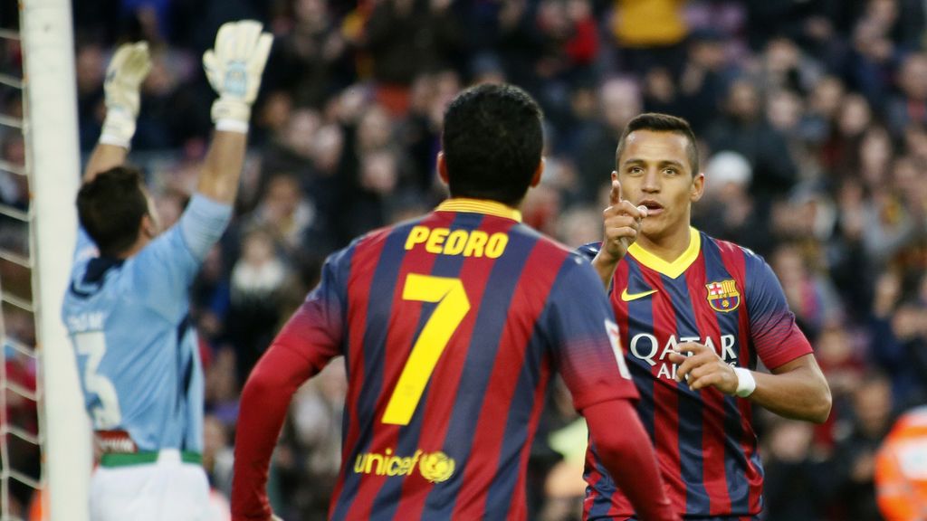 Pedro y Alexis se disputan acompañar a Messi y Neymar en el ataque azulgrana