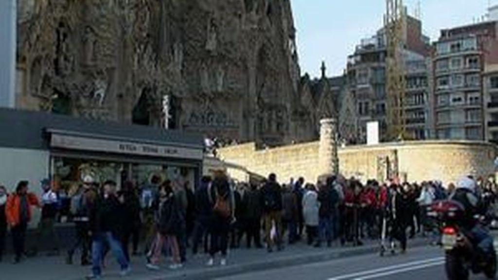 El ayuntamiento de Barcelona quiere acabar con la aglomeración de turistas en el centro