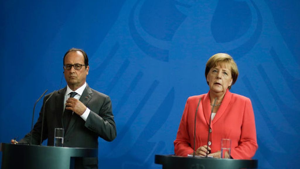 Hollande y Merkel instan a Europa a implementar una "ley conjunta de asilo"