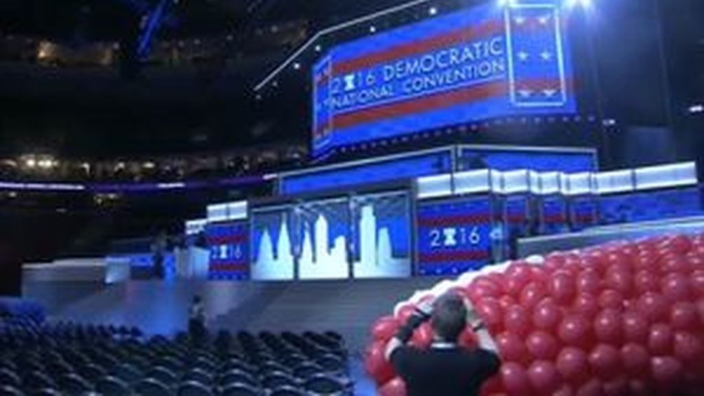 La filtración de correos eléctronicos desata la polémica en la Convención Demócrata
