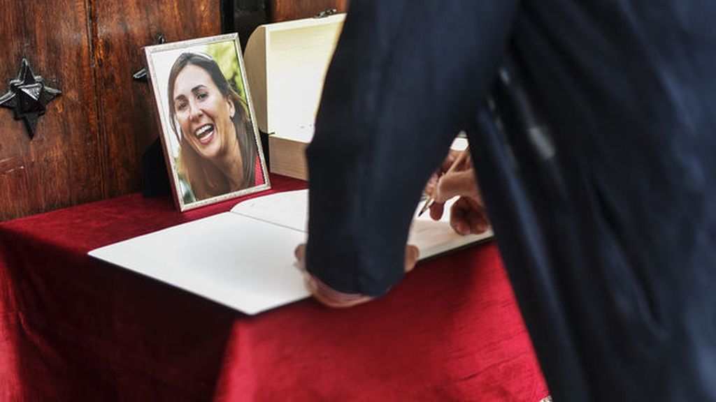 La familia de María Villar se despide de ella en un íntimo funeral