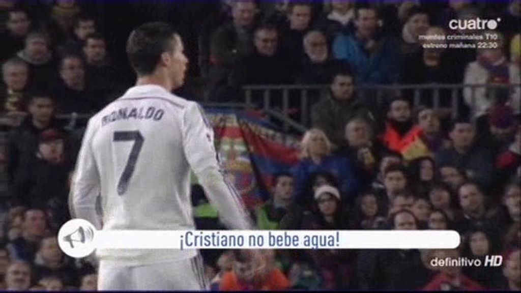 El Camp Nou tira de ironía para acordarse del cumpleaños de Cristiano: “No bebe agua”