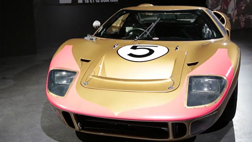 Coches históricos en Le Mans