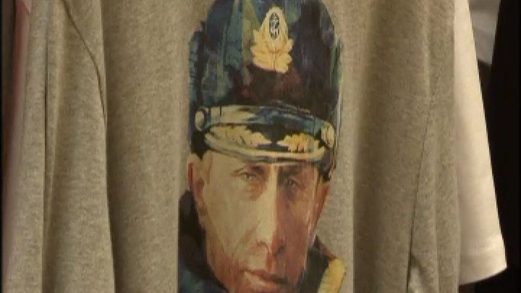 Las camisetas con la cara de Putin se ponen de moda en Moscú