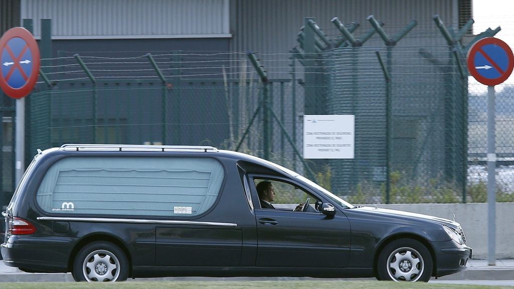 Llegan a Barcelona los restos mortales de los fallecidos en el avión de Germanwings