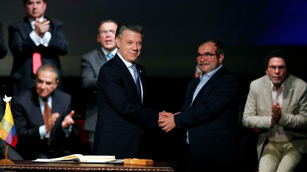 El Gobierno de Colombia firma un nuevo acuerdo de paz con las FARC