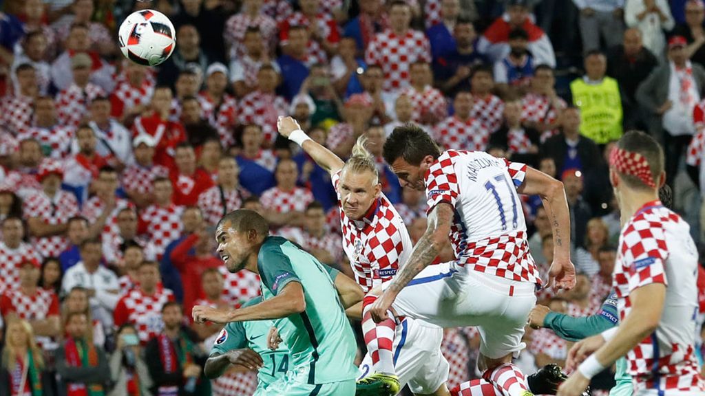 La ocasión más clara del partido fue para el croata Vida con un cabezazo que se fue fuera