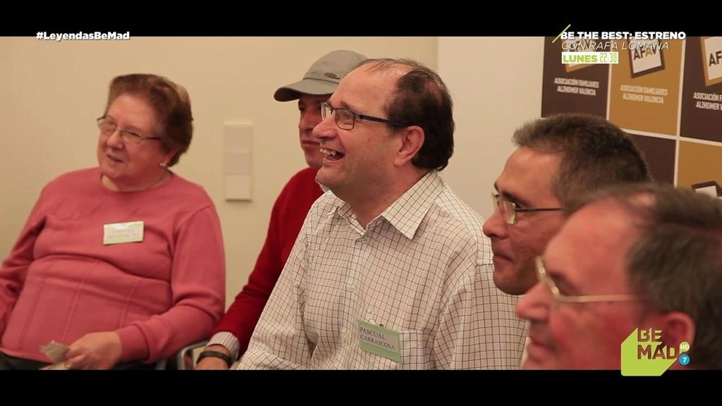 ¡Precioso! Enfermos de Alzheimer se emocionan cuando ven a sus ídolos