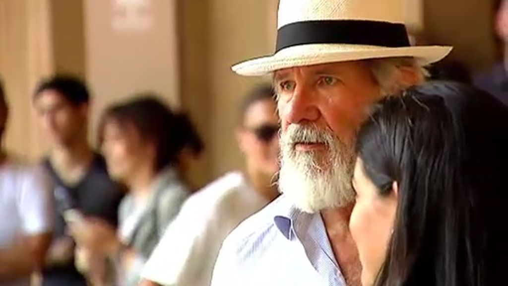 Harrison Ford no pasa desapercibido en su visita a Granada