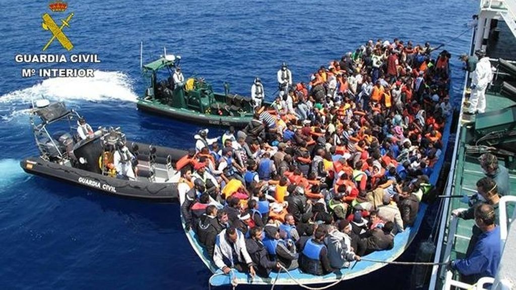 El 'Río Segura' regresa tras salvar a 2300 personas en el Mediterráneo