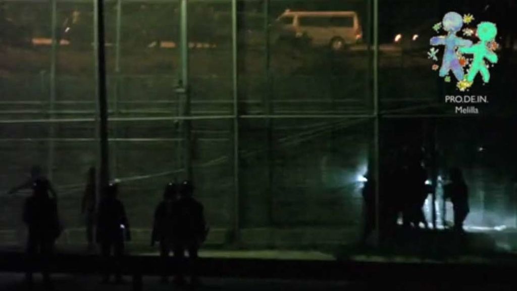 Un vídeo denuncia golpes y palizas a inmigrantes en la valla de Melilla