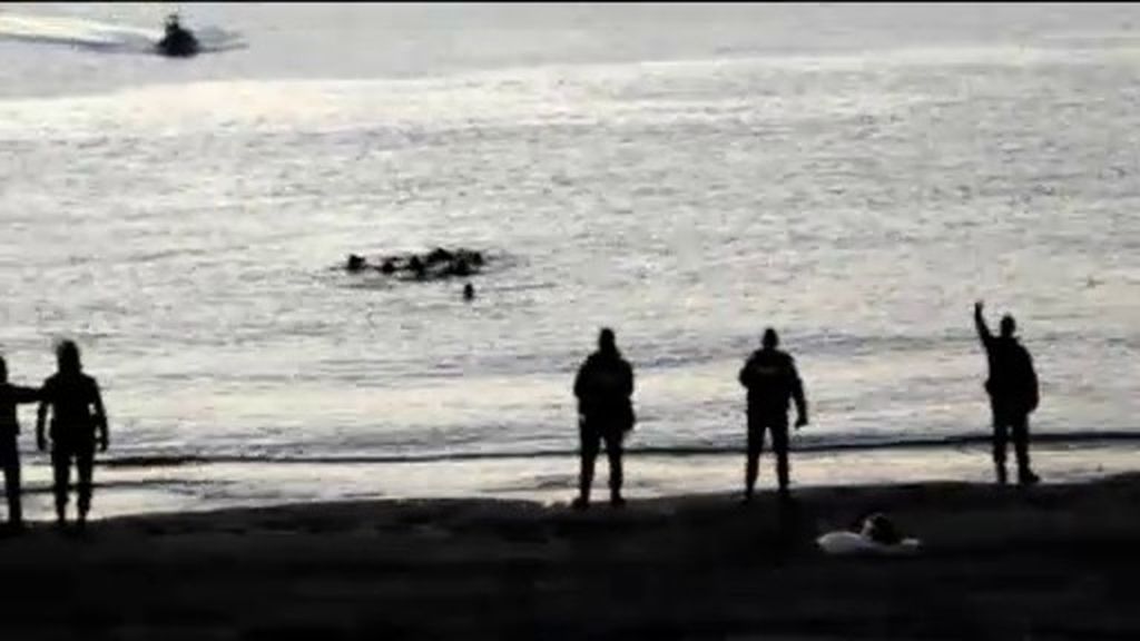 Imputados 16 guardias civiles por la muerte de 5 inmigrantes en la playa del Tarajal