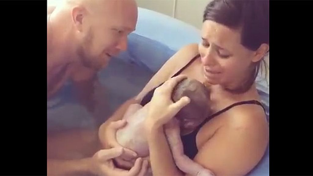 El tranquilo y emocionante parto natural que ha dado la vuelta al mundo