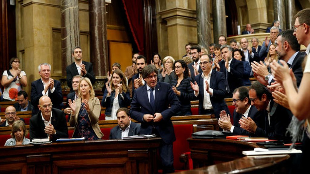 La CUP renueva la confianza en Puigdemont pero no garantiza las cuentas
