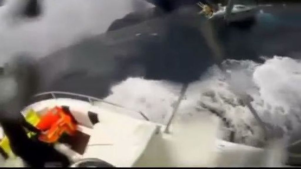Su embarcación se hunde en aguas de Lanzarote