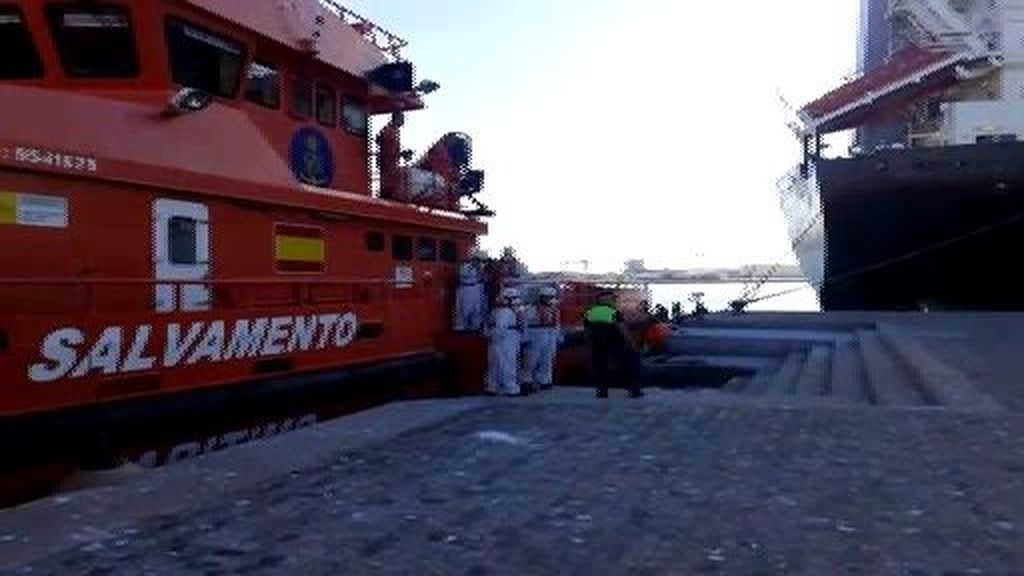 Rescatados 15 inmigrantes tras el naufragio de una patera