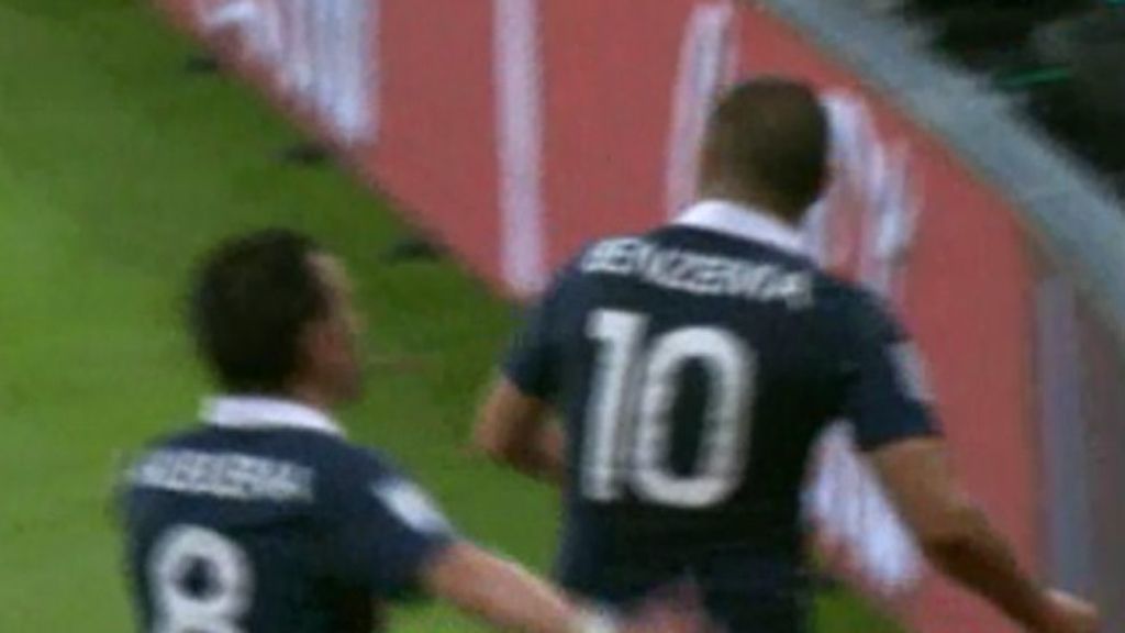 Francia vence a Honduras con dos goles y medio de Benzema (3-0)