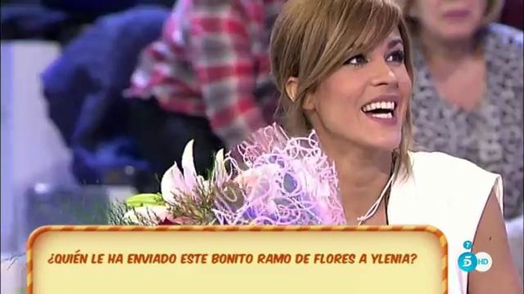 ¿Quién ha enviado a 'Sálvame' este bonito ramo de flores a Ylenia?