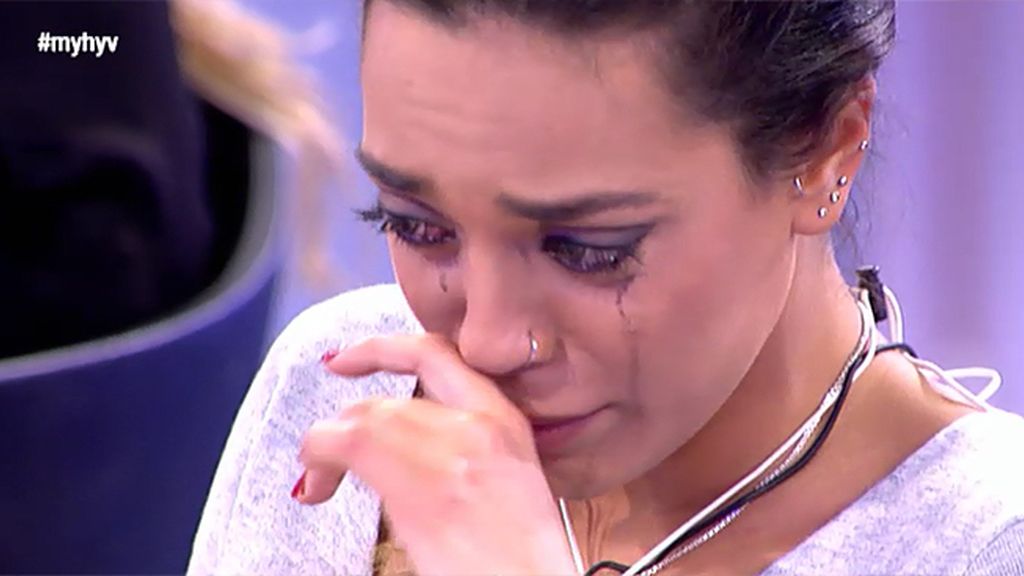 Nuria se hunde al ver a Fede besando a Gala