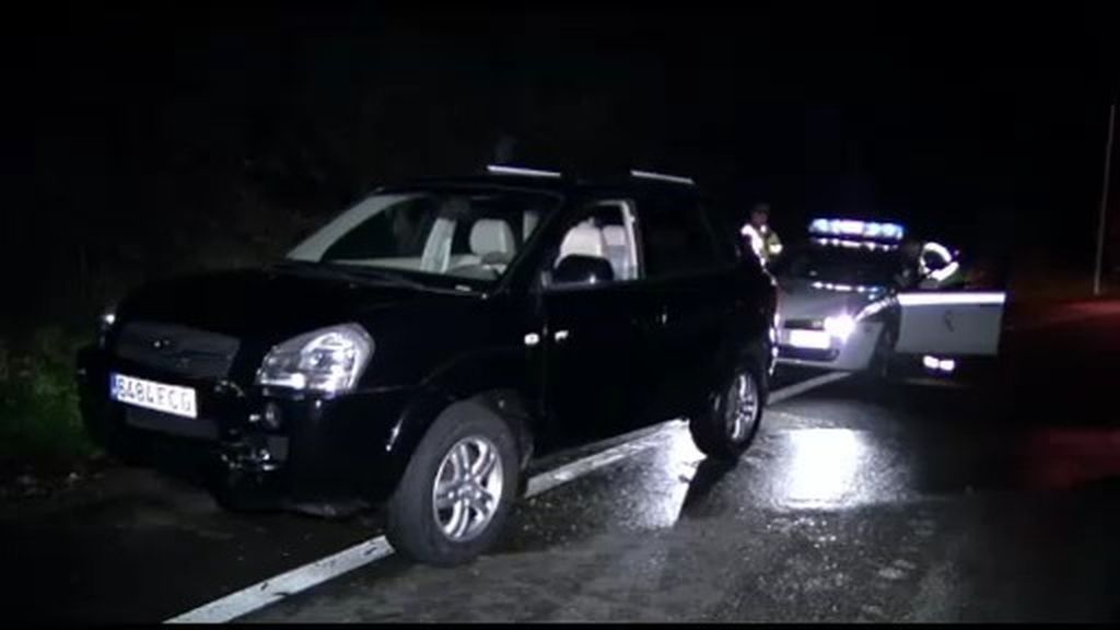 Un conductor multado embiste contra un coche radar de la Guardia Civil