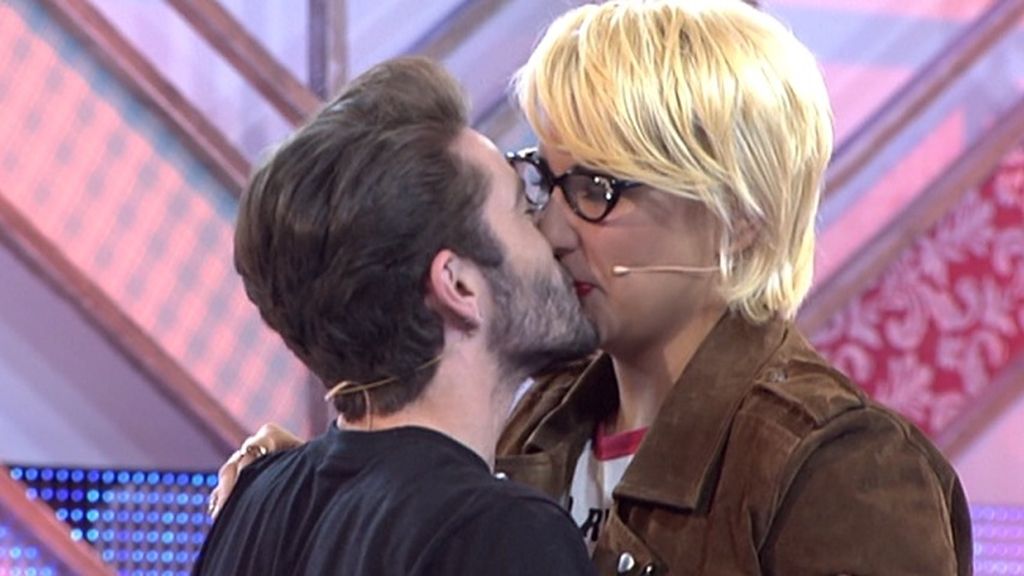 ¡Pelayo le da su primer beso a Carla!