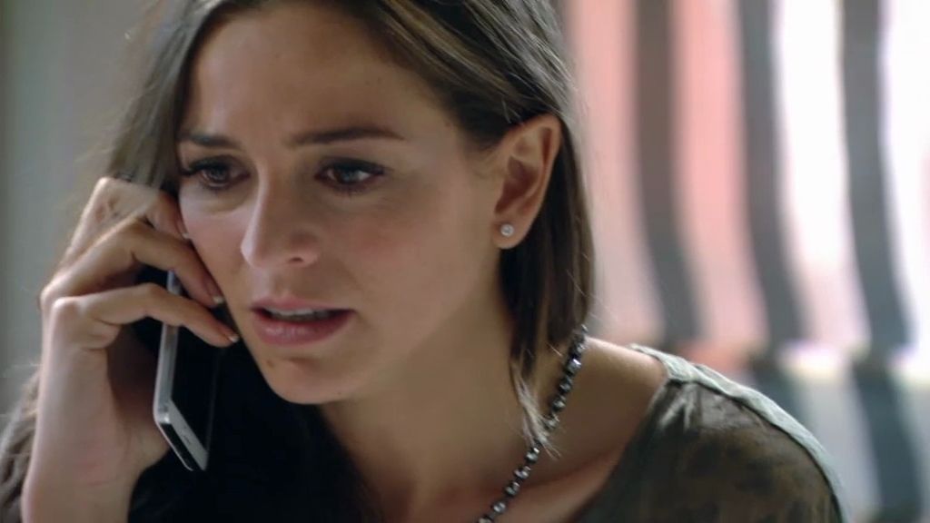 Clara sufre un ataque de nervios al pensar que Pablo está con Candela