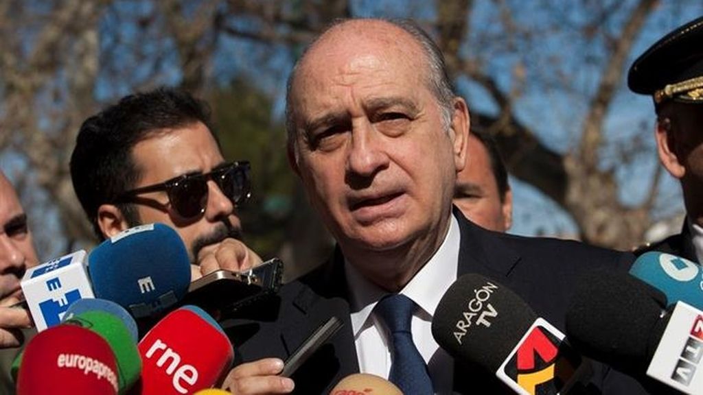 La oposición pide la dimisión de Fernández Díaz por las graciones a Antifraude