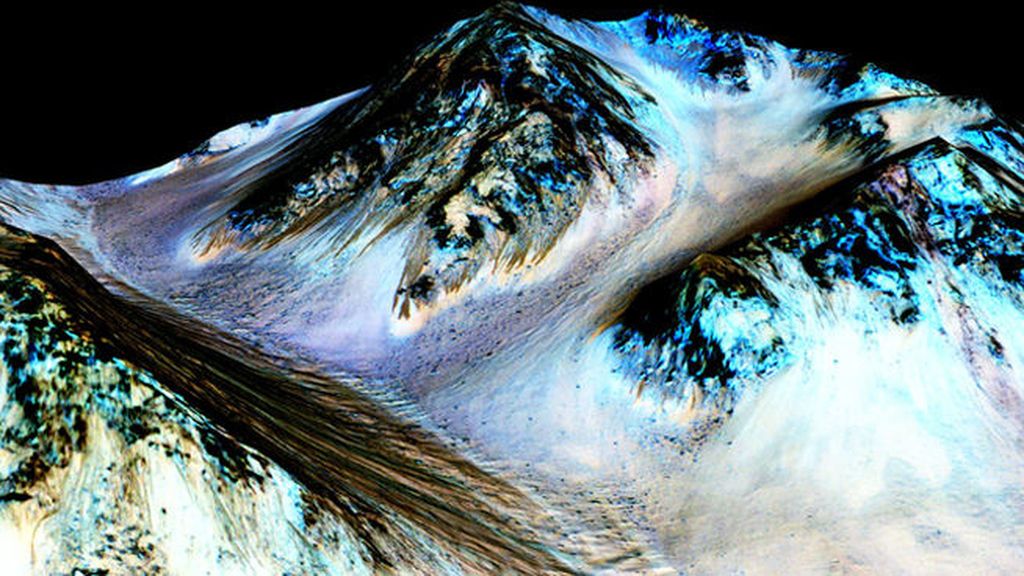 La NASA encuentra agua líquida en paredes de cráteres de Marte