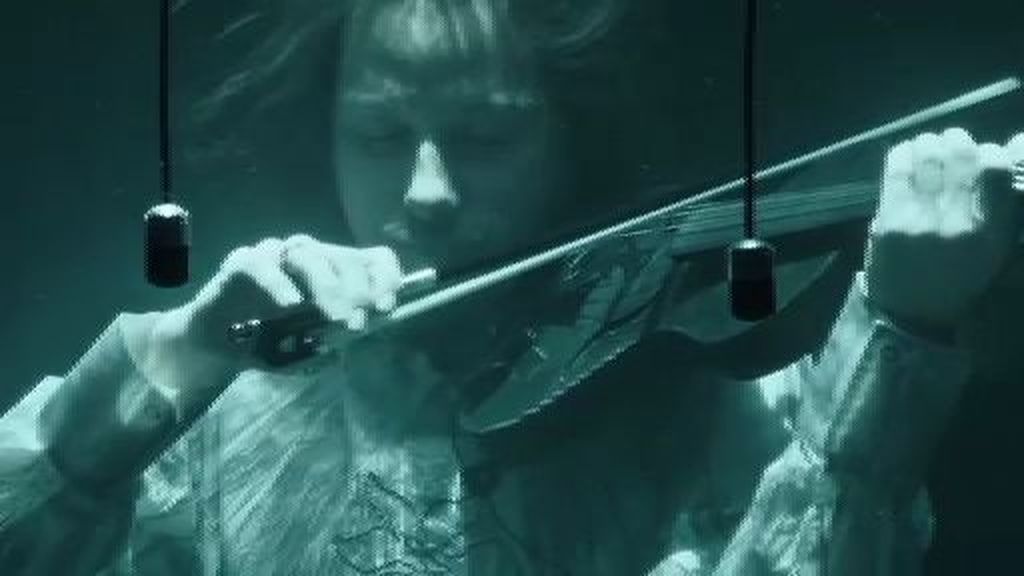 Between, el grupo de música que no necesita branquias para cantar bajo el agua