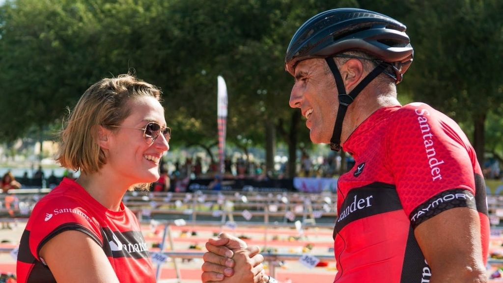 Mireia Belmonte, Induráin y Martín Fiz, juntos en el triatlón de Barcelona