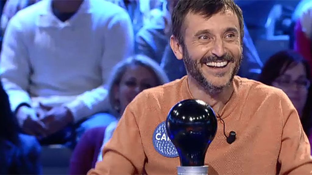 C. Chamarro intenta comprar a Flipy: "Te regalo un segundo si me dices el título"