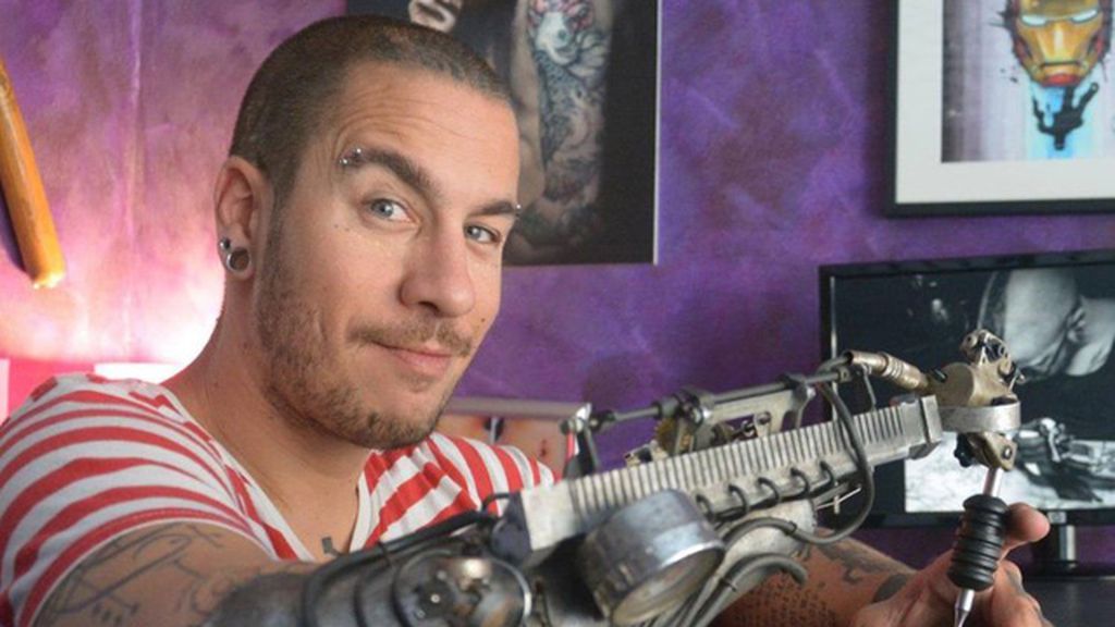 El 'Capitán Garfio' de los tatuajes