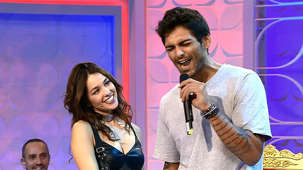 Isaac impresiona a Jenny con su cante Isaac impresiona a Jenny con su cante