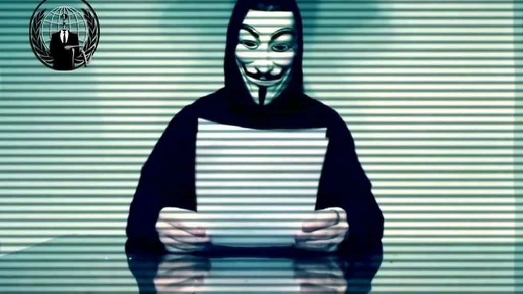 Anonymous quiere hundir a Donald Trump por su "campaña de odio"