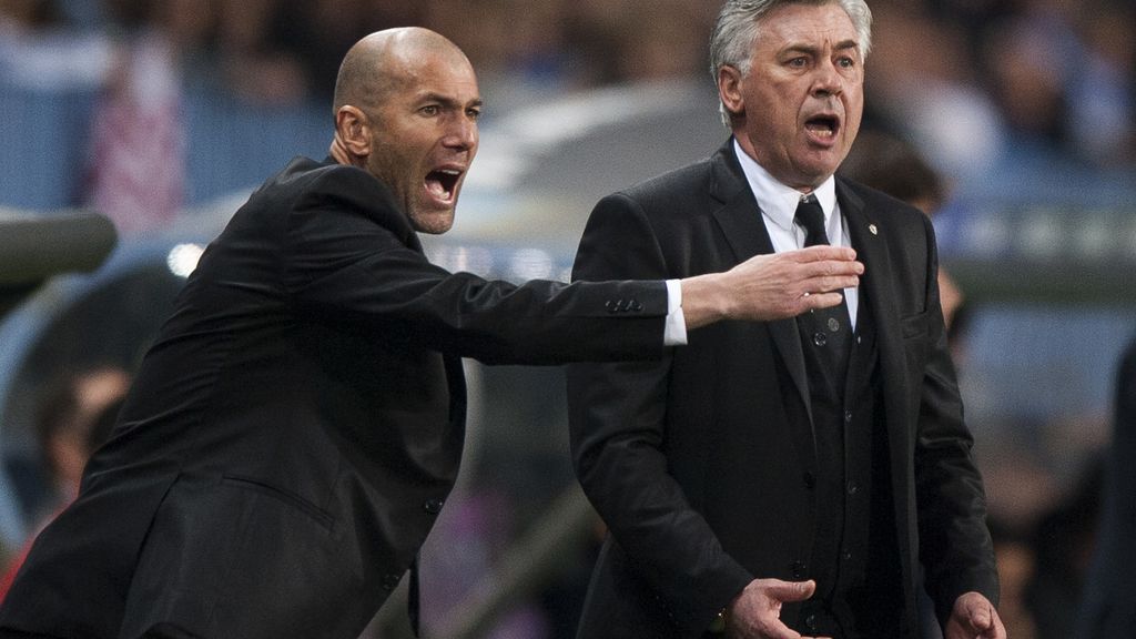 Zidane asume la responsabilidad del banquillo cuando Ancelotti se bloquea