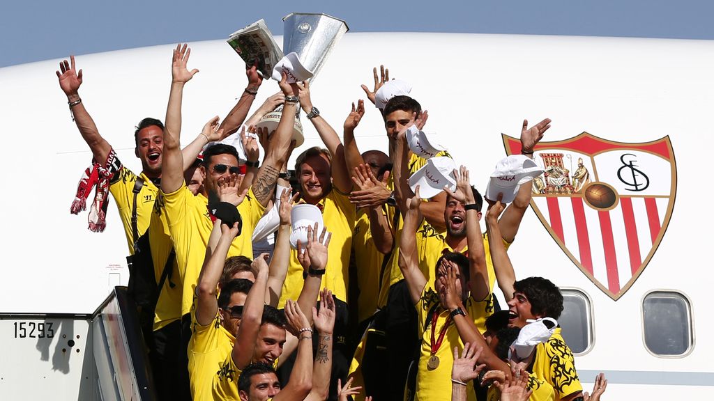 La copa de la Europa League ya está en Sevilla