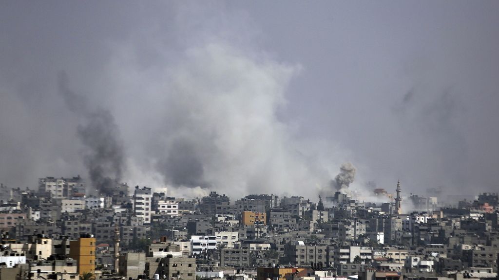 Israel continúa con su ofensiva por tierra y aire tras la matanza en el barrio de Shejaia