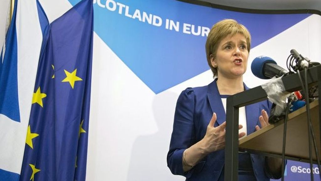 Escocia realiza negociaciones paralelas con Europa por el 'brexit'